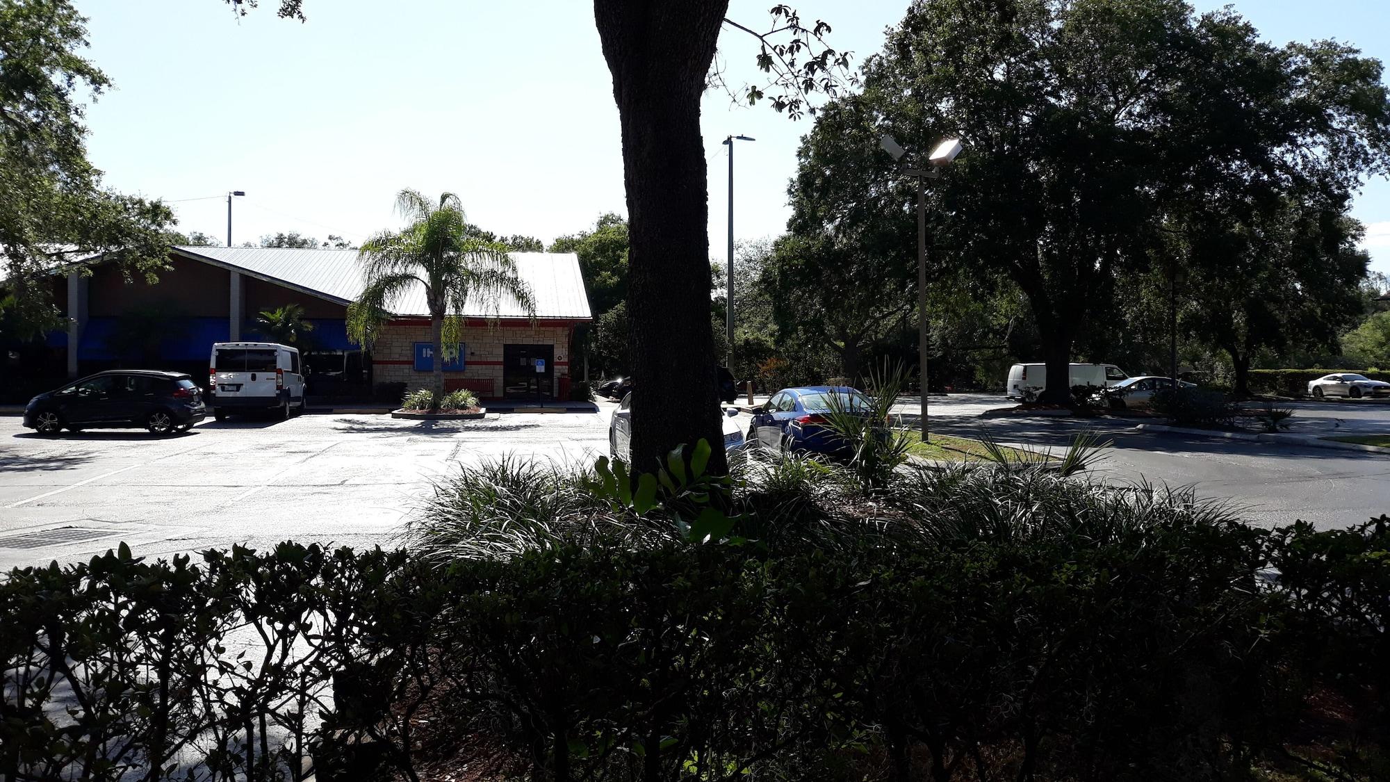Ramada By Wyndham Temple Terrace/Tampa North Hotel Exterior photo