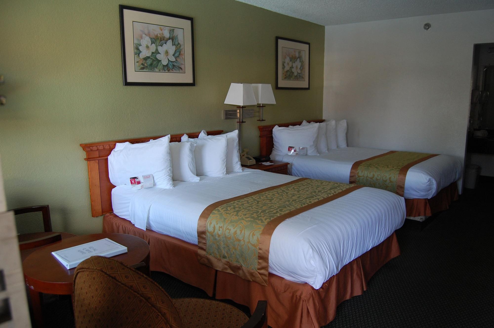 Ramada By Wyndham Temple Terrace/Tampa North Hotel Exterior photo