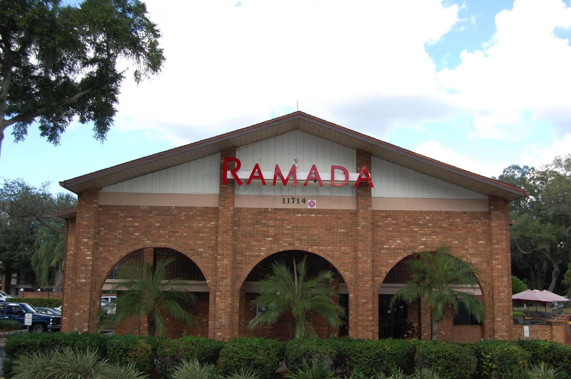 Ramada By Wyndham Temple Terrace/Tampa North Hotel Exterior photo