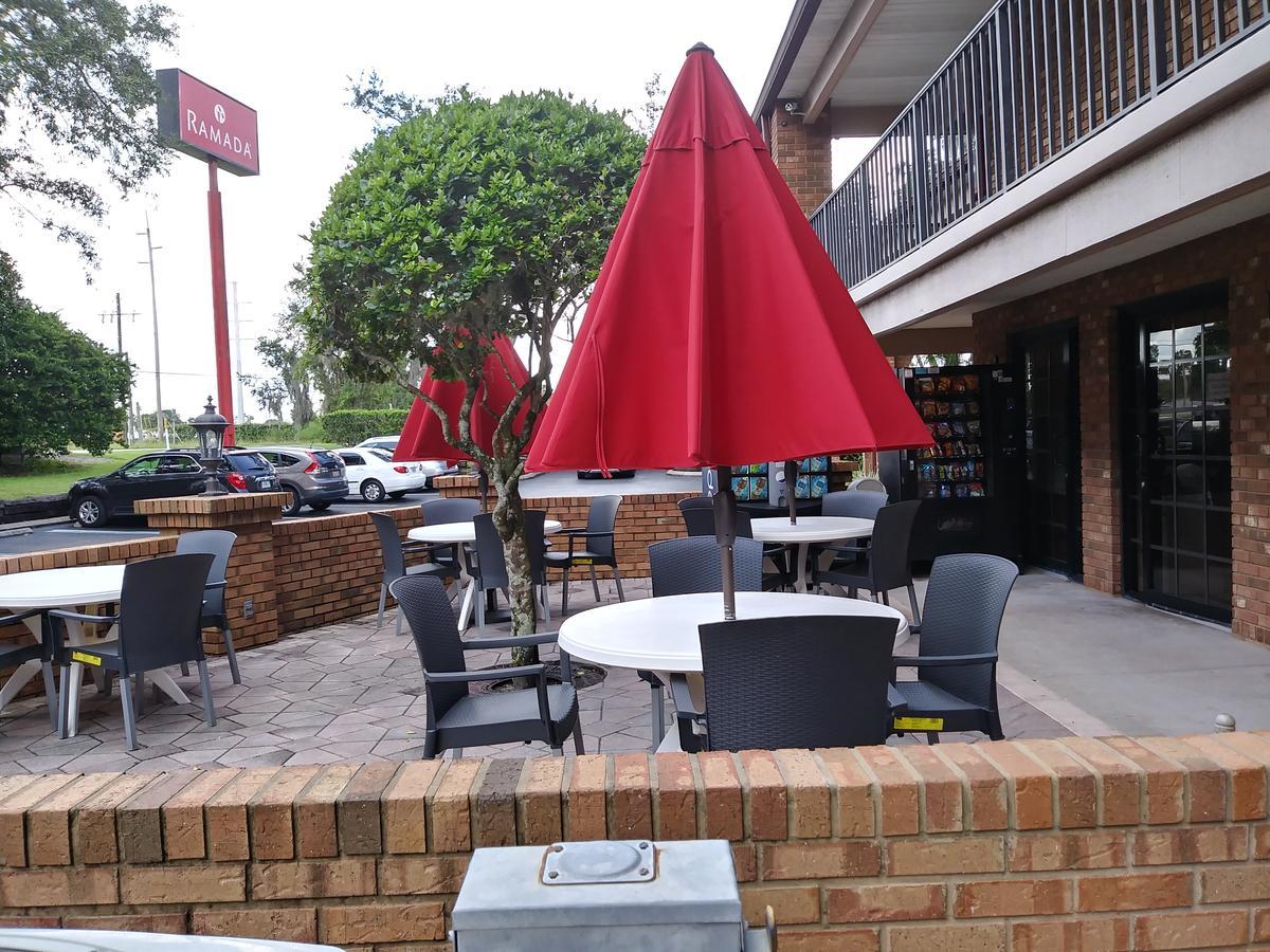 Ramada By Wyndham Temple Terrace/Tampa North Hotel Exterior photo