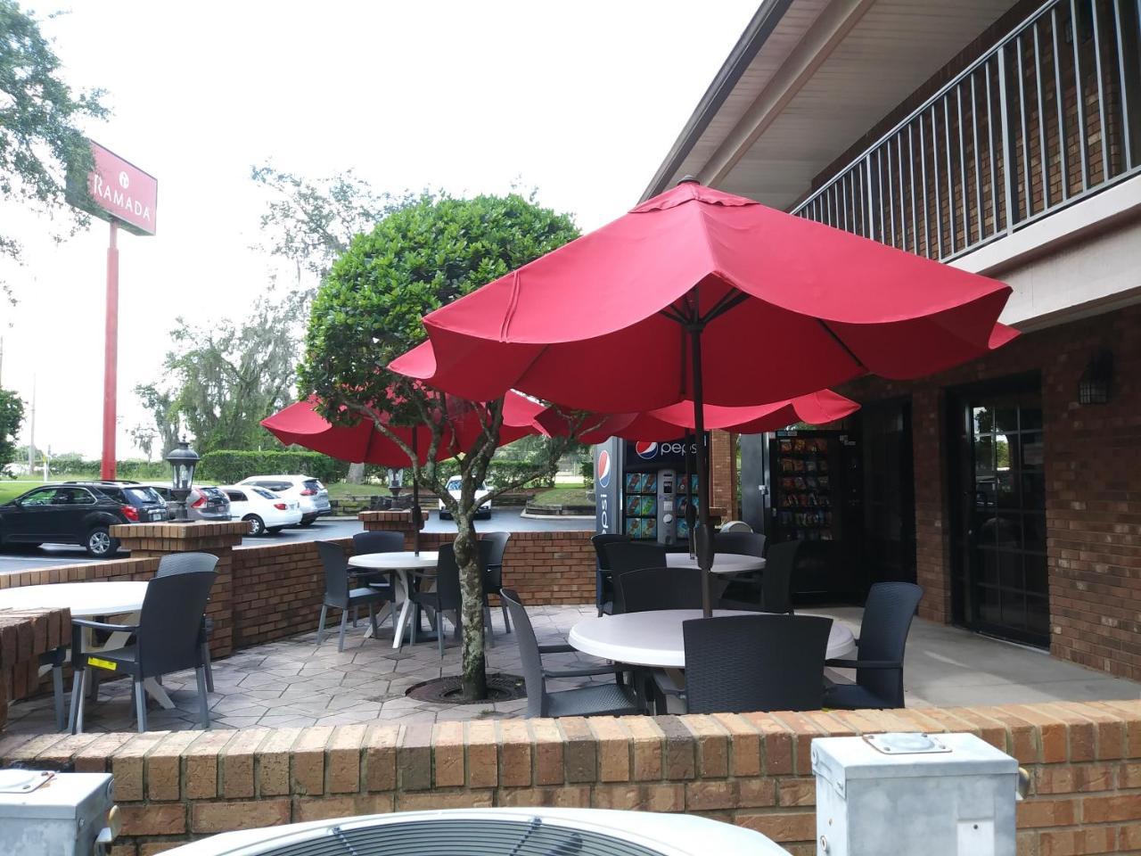 Ramada By Wyndham Temple Terrace/Tampa North Hotel Exterior photo