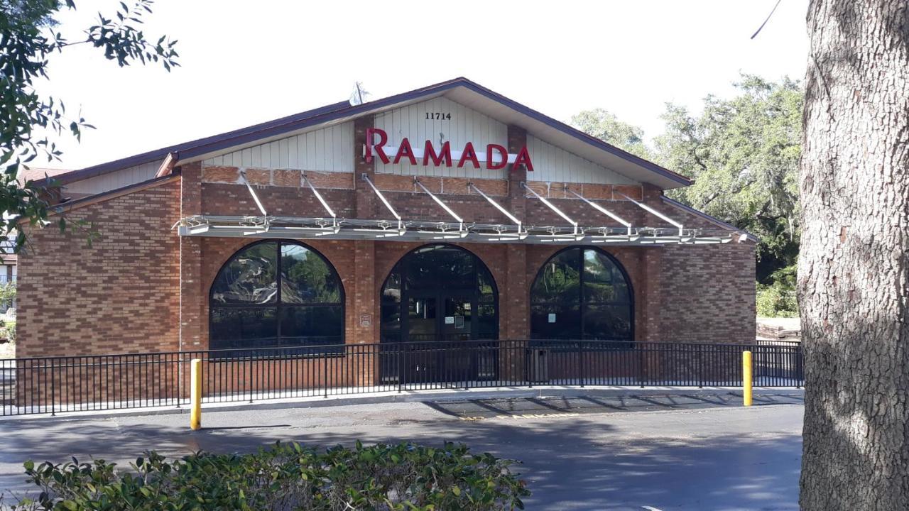 Ramada By Wyndham Temple Terrace/Tampa North Hotel Exterior photo