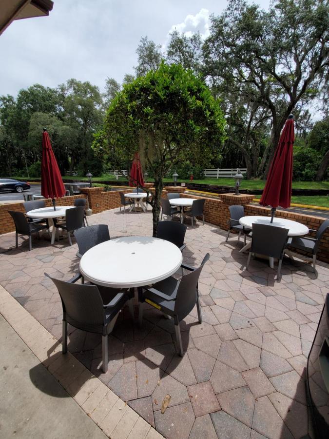 Ramada By Wyndham Temple Terrace/Tampa North Hotel Exterior photo